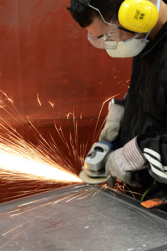 grinding welded steel picture frames